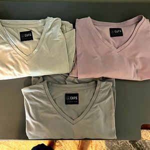 Cuts Clothing V-Neck Curve Hem Set